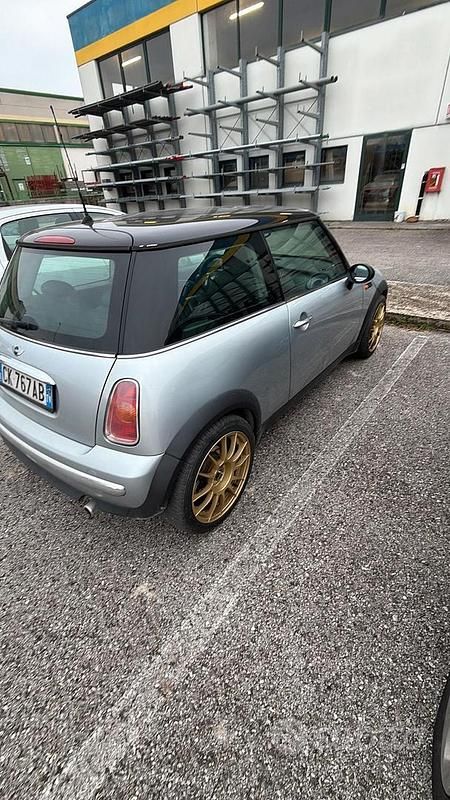 Begagnad Mini ONE 90 HK (66 kW) 2002 Grå Halvkombi