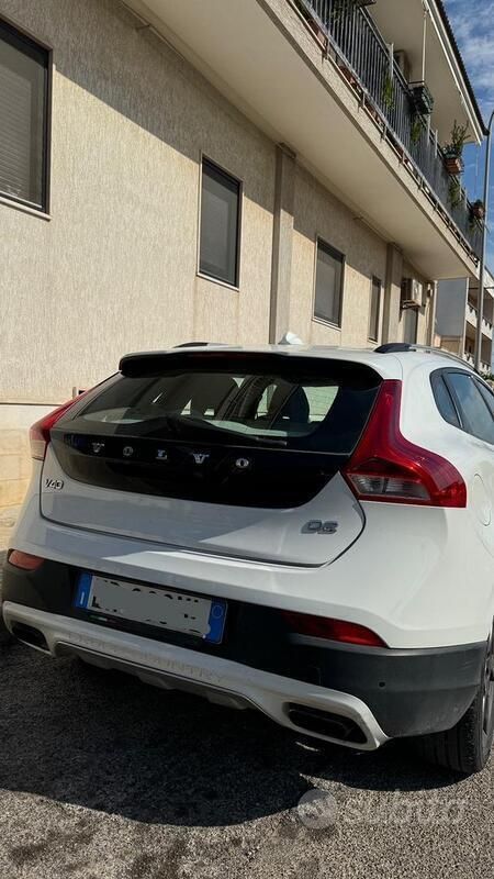 Usata Volvo V40 115 CV (84 kW) 2014 Bianco Station wagon
