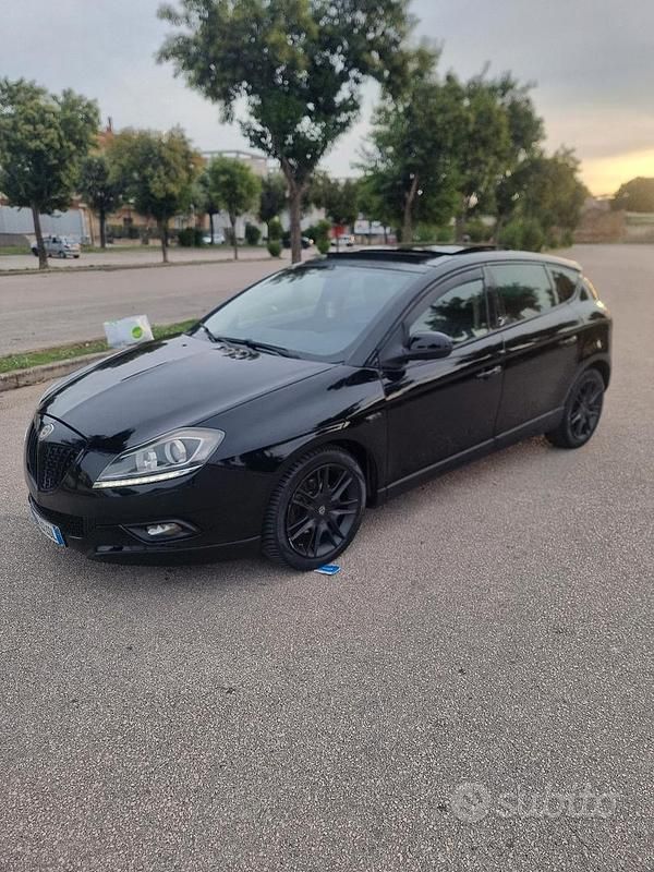 Usata Lancia Delta 120 CV (88 kW) 2009 Nero Utilitaria