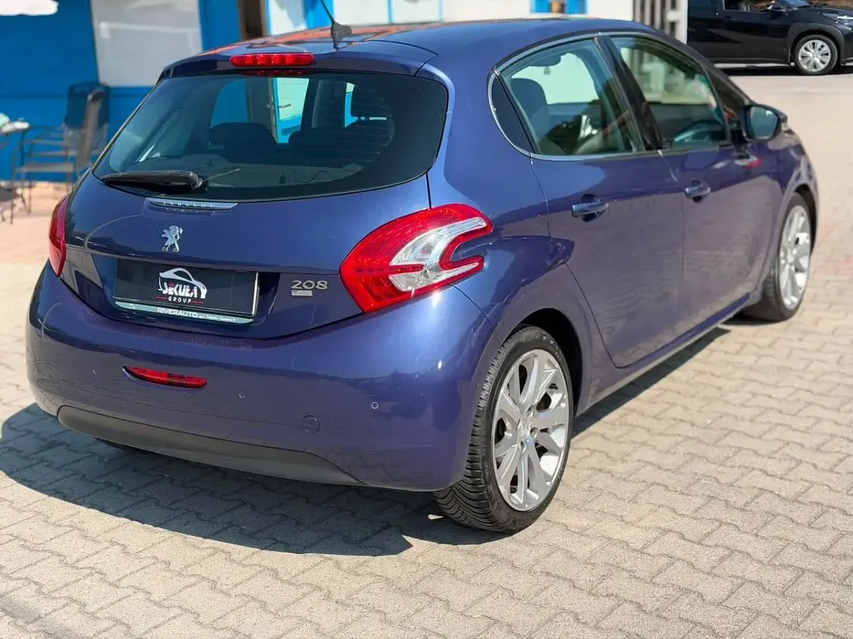 Usata Peugeot 208 Active 115 CV (84 kW) 2013 Blu Utilitaria