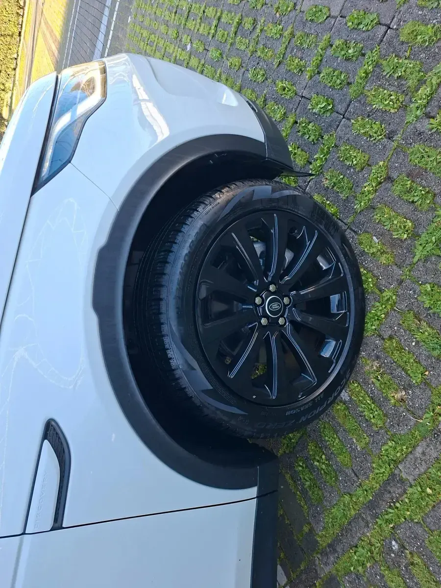 Usata Land Rover Discovery 5 HSE Dynamic 203 CV (149 kW) 2022 Bianco SUV