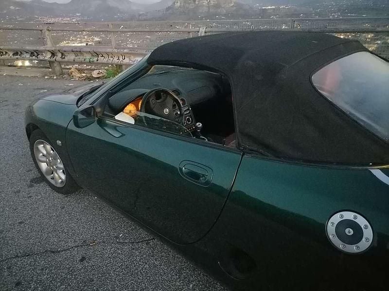 Usata MG F 120 CV (88 kW) 2000 Cabrio