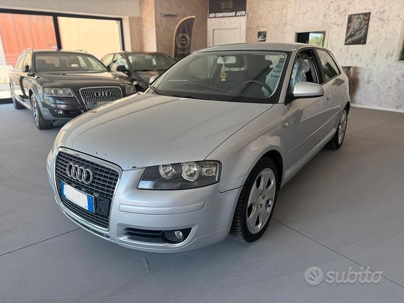 Grigio Usata 2007 Audi A3 Tre volumi | 1700 € (Super prezzo) - Immagine 1/4