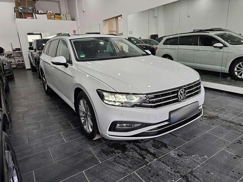 Usata VW Passat S 150 CV (110 kW) 2023 Bianco Station wagon