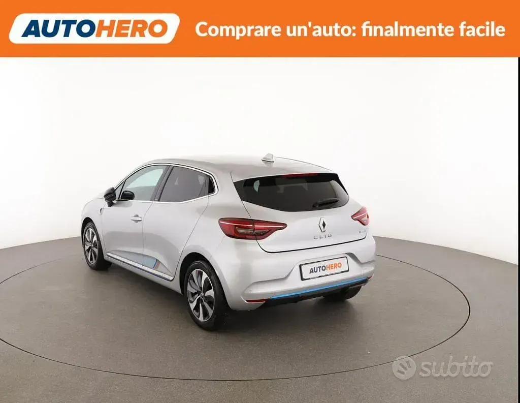 Usata Renault Clio V 91 CV (66 kW) 2021 Grigio Berlina