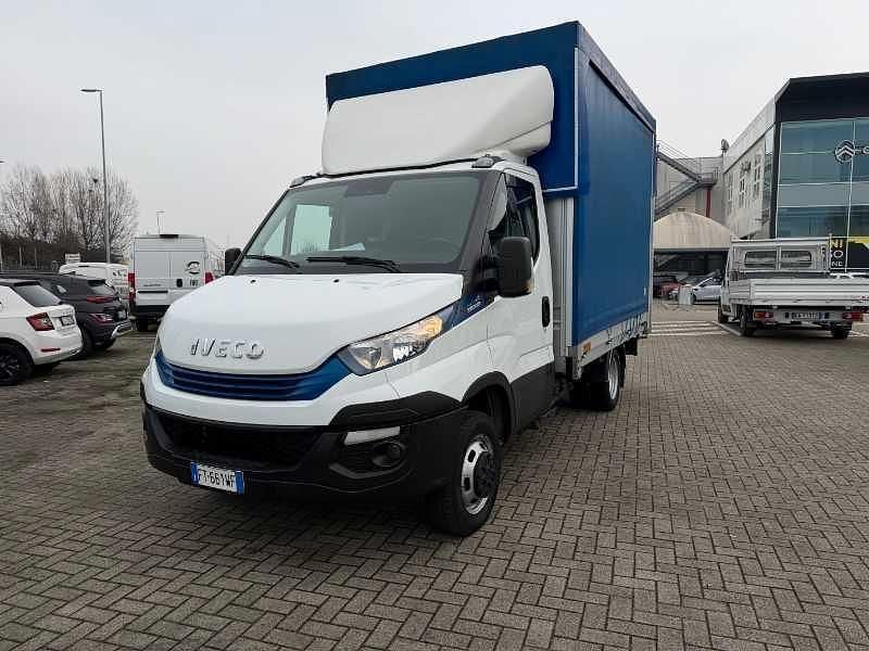 Usata Iveco Daily 135 CV (99 kW) 2019 Bianco Cabrio