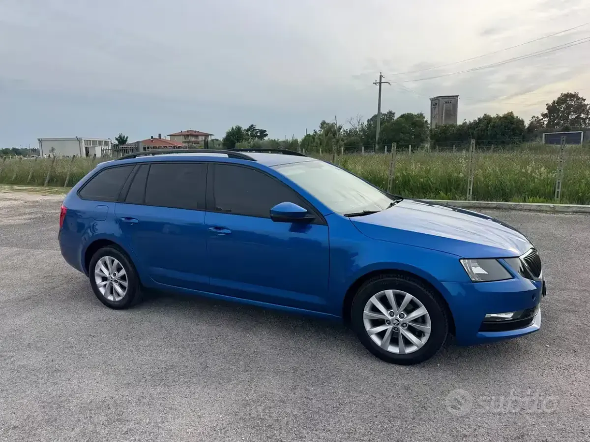 Usata Skoda Octavia Executive 116 CV (85 kW) 2018 Blu Station wagon