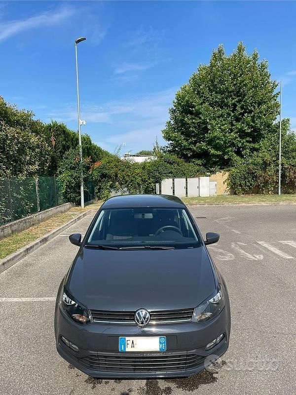 Usata VW Polo 75 CV (55 kW) 2015 Grigio Utilitaria