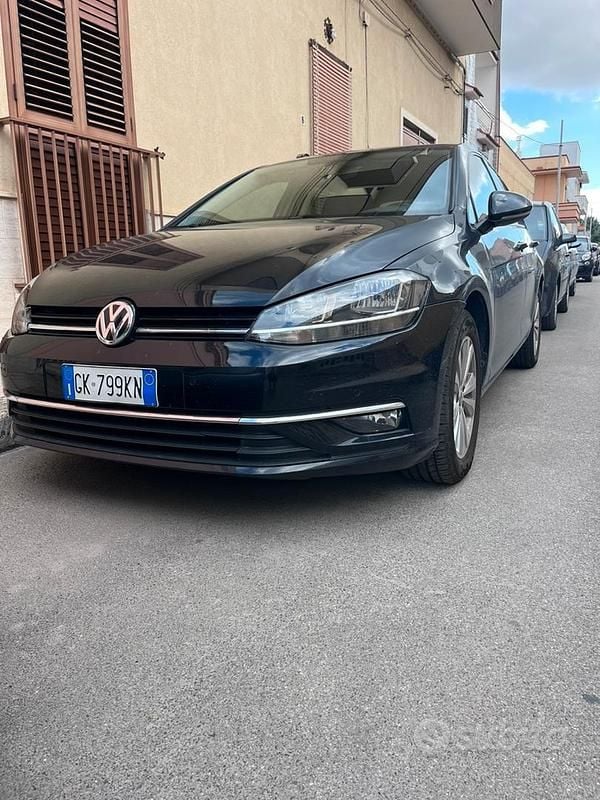 Usata 2017 VW Golf VII Tre volumi | 11.500 € (Super prezzo) - Immagine 1/4