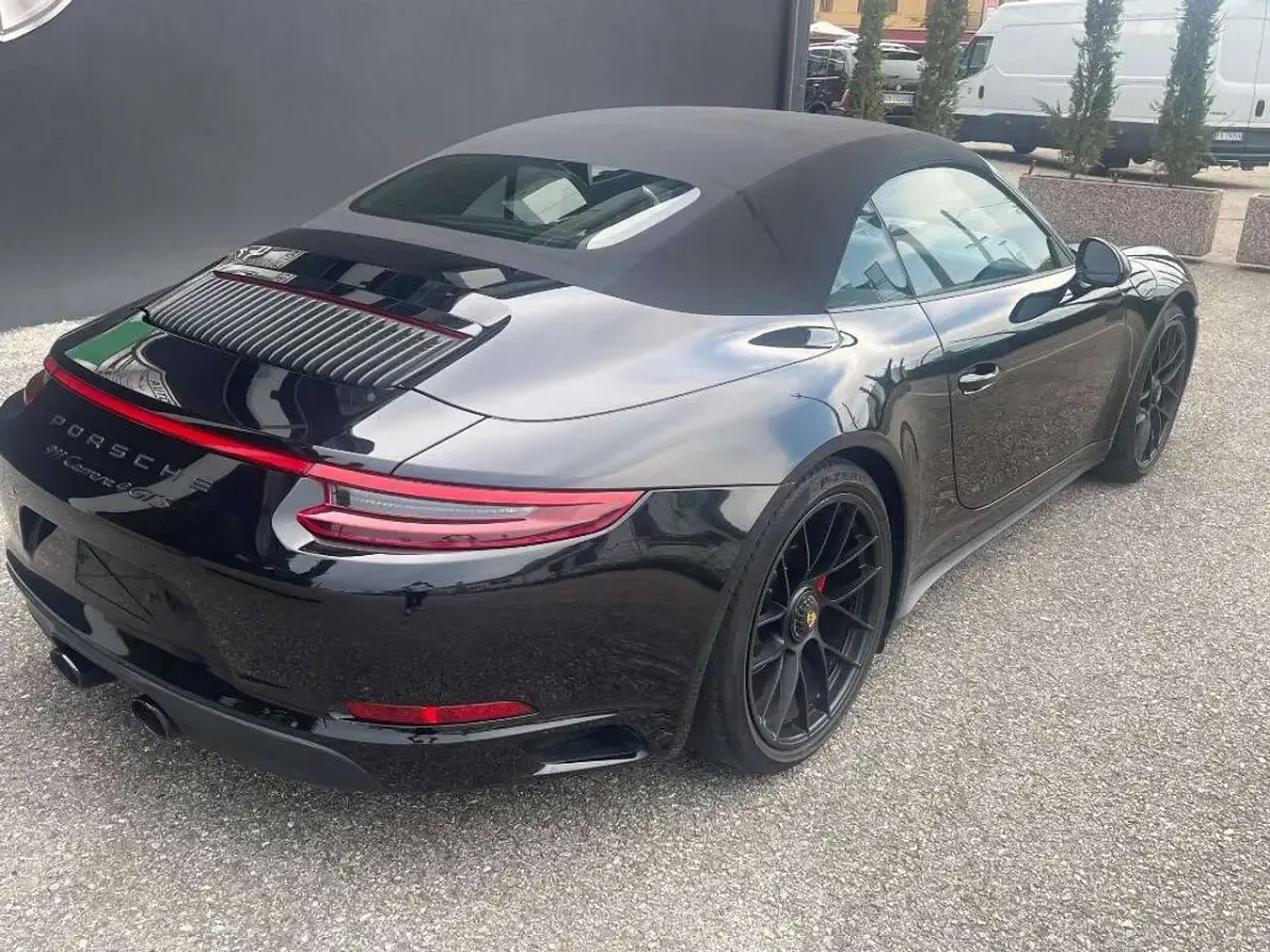 Usata Porsche 911 Carrera 4 GTS 450 CV (330 kW) 2018 Nero Cabrio