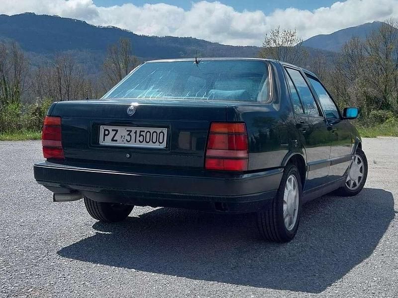 Usata Lancia Thema 177 CV (130 kW) 1992 Verde Berlina