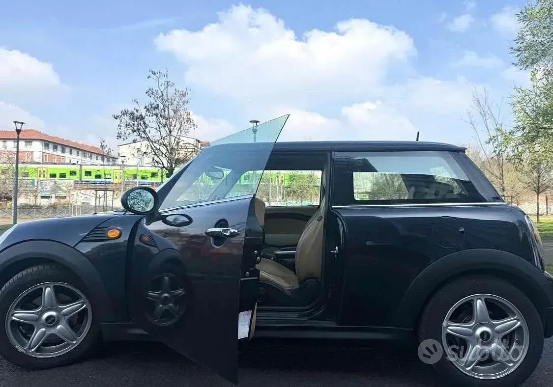 Usata Mini Cooper 120 CV (88 kW) 2007 Nero Utilitaria