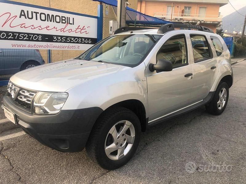 Usata Dacia Duster Ambiance 110 CV (80 kW) 2015 Bronzo metallizzato SUV