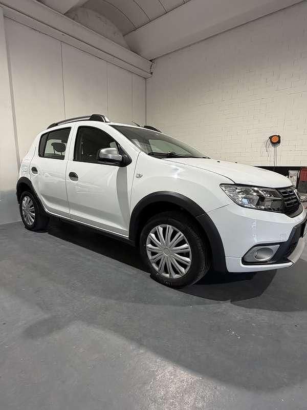 Usata Dacia Sandero Prestige 90 CV (66 kW) 2017 Bianco Berlina