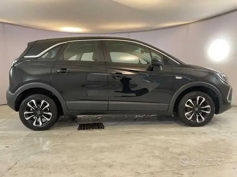 Usata Opel Crossland Elegance 110 CV (80 kW) 2021 Nero SUV