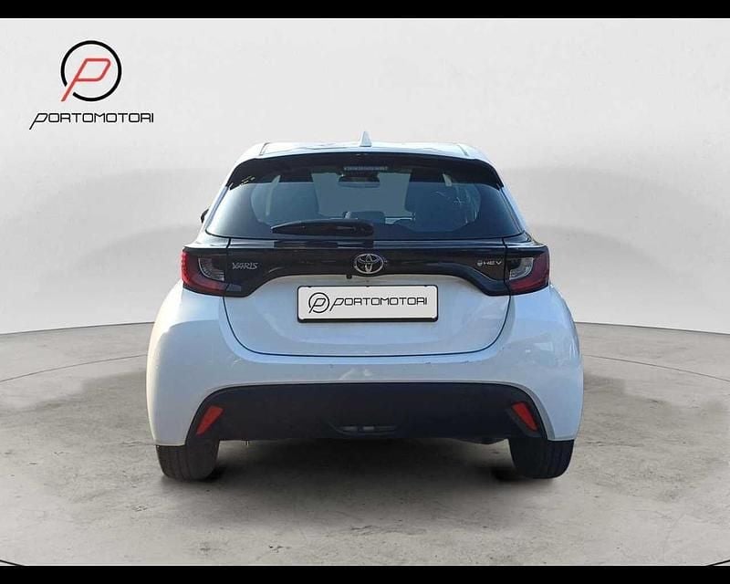 Usata Toyota Yaris Hybrid Active 92 CV (67 kW) 2025 Bianco Utilitaria