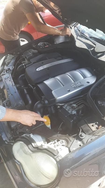 Blu Usata 2002 Mercedes C200 Berlina | 2000 € (Buon prezzo) - Immagine 1/4