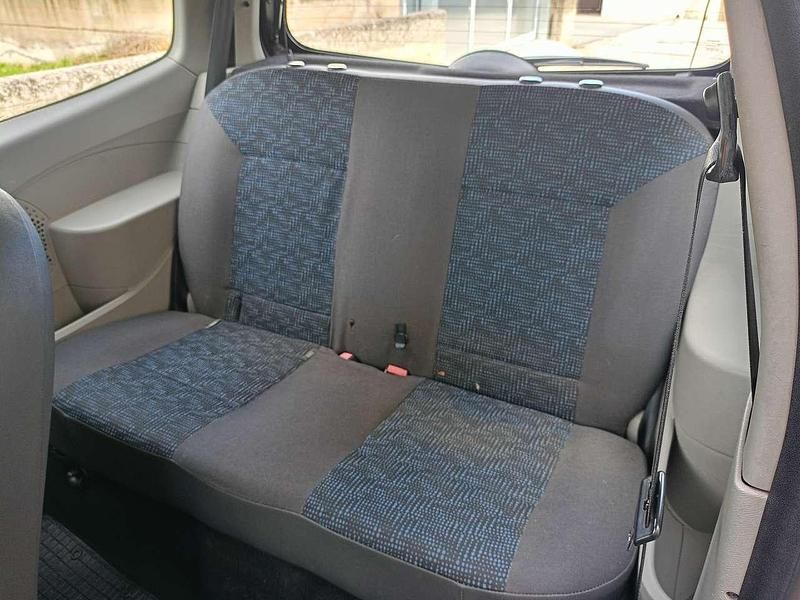 Usata Renault Twingo Dynamique 58 CV (42 kW) 2007 Nero Utilitaria