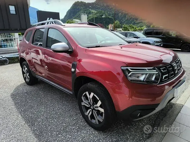 Usata Dacia Duster Prestige 101 CV (74 kW) 2022 Rosso SUV