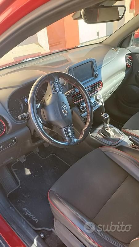 Usata Hyundai Kona XPrime 116 CV (85 kW) 2019 Rosso SUV