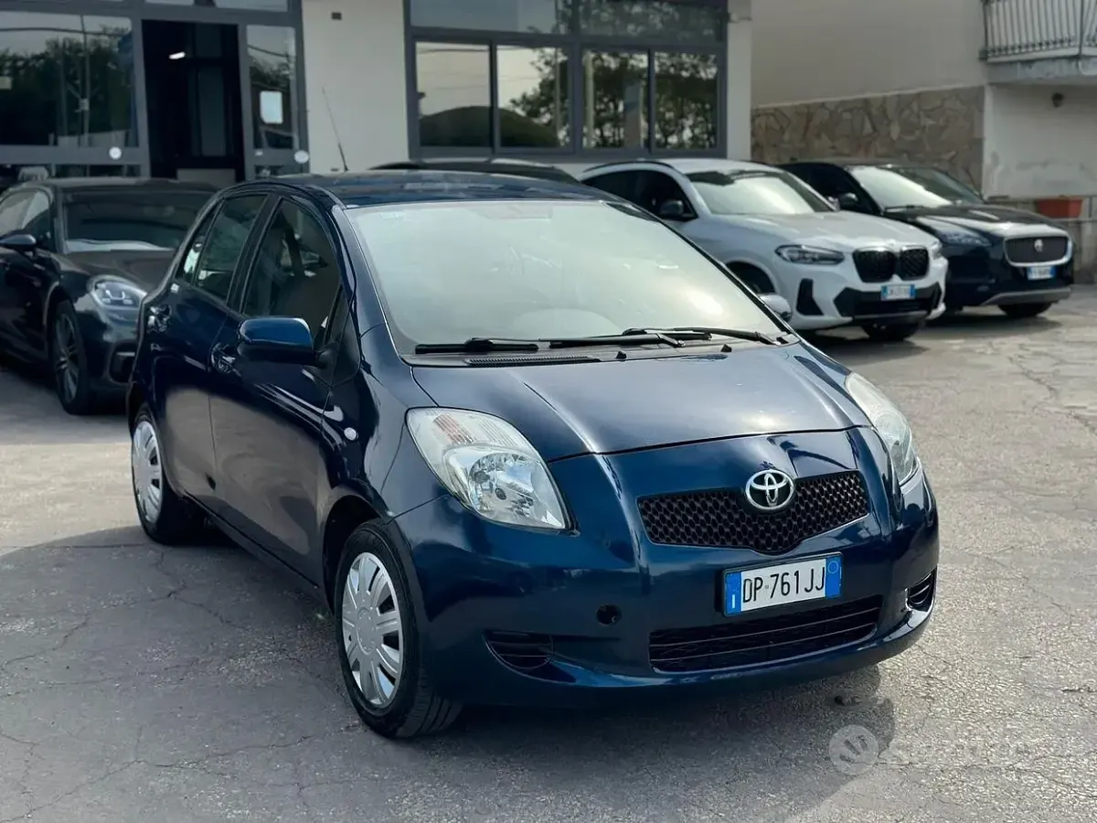 Usata Toyota Yaris Sol 69 CV (50 kW) 2008 Blu Utilitaria