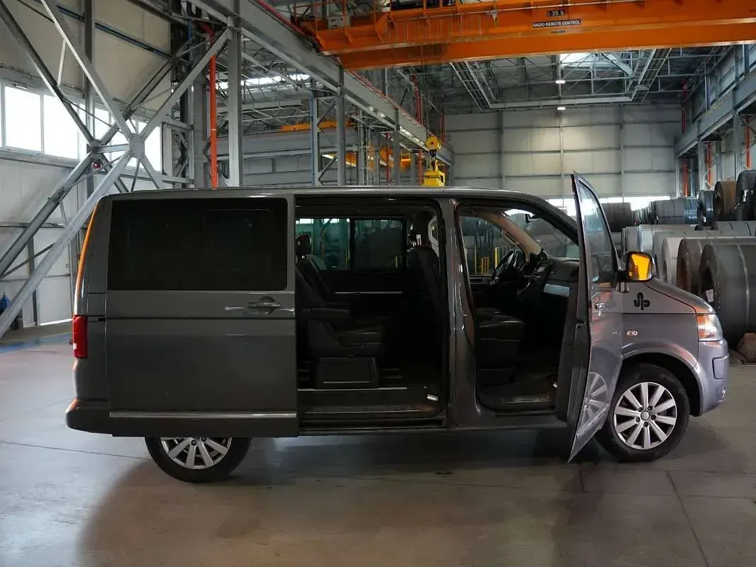 Usata VW Multivan Highline 179 CV (131 kW) 2010 Grigio Monovolume