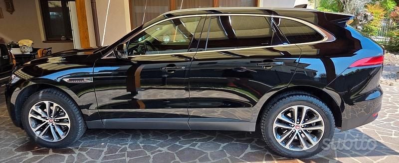 Usata Jaguar F-Pace Prestige 180 CV (132 kW) 2017 Nero SUV