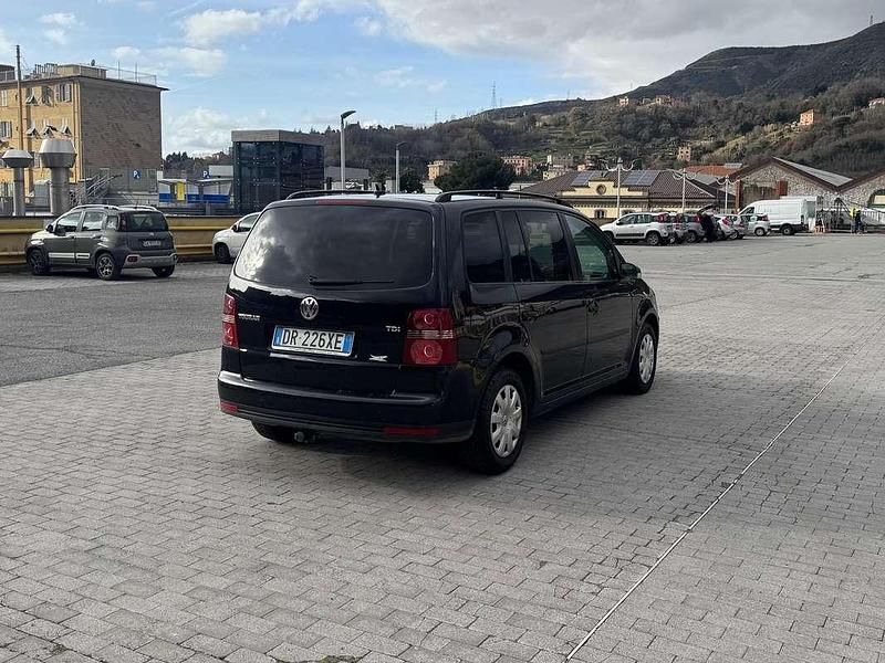 Käytetty VW Touran Highline 105 HP (77 kW) 2008 Tila-auto