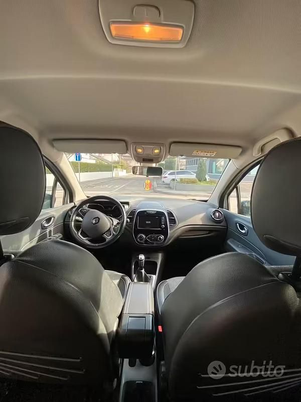 Usata Renault Captur 90 CV (66 kW) 2019 Grigio SUV