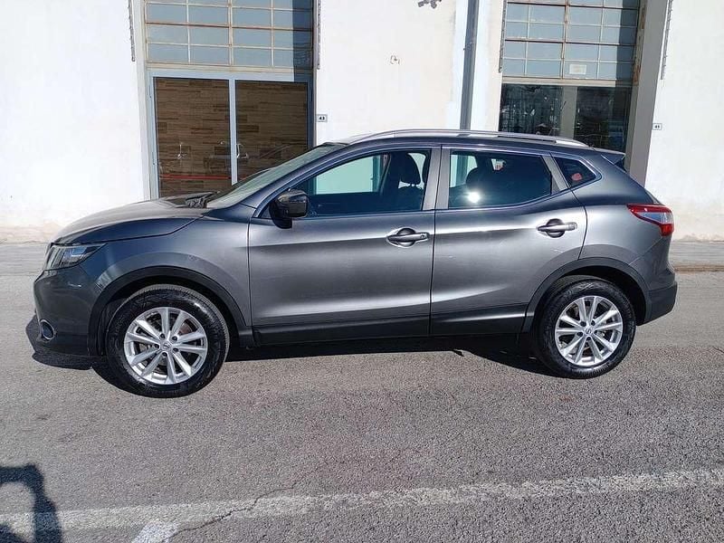 Usata Nissan Qashqai Acenta 131 CV (96 kW) 2016 Grigio SUV
