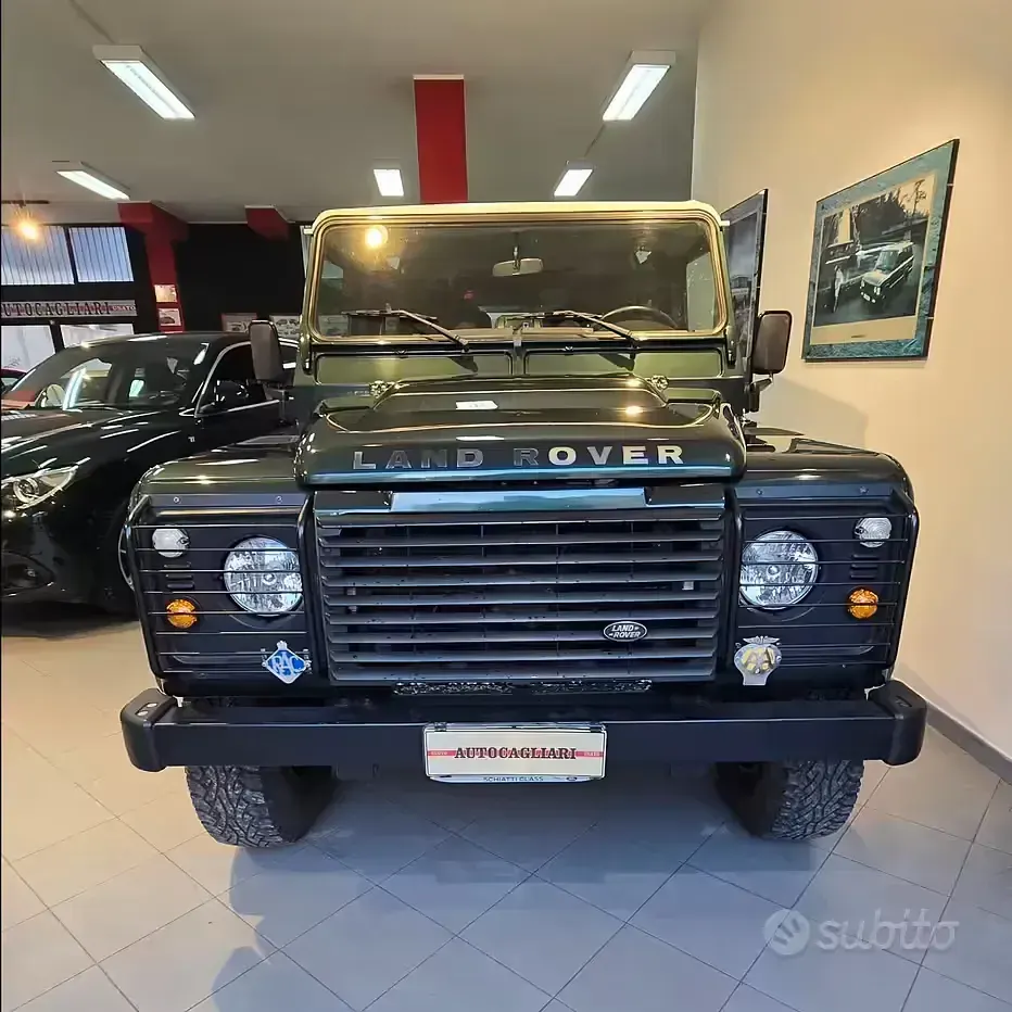 Usata Land Rover Defender 122 CV (89 kW) 2012 Verde SUV