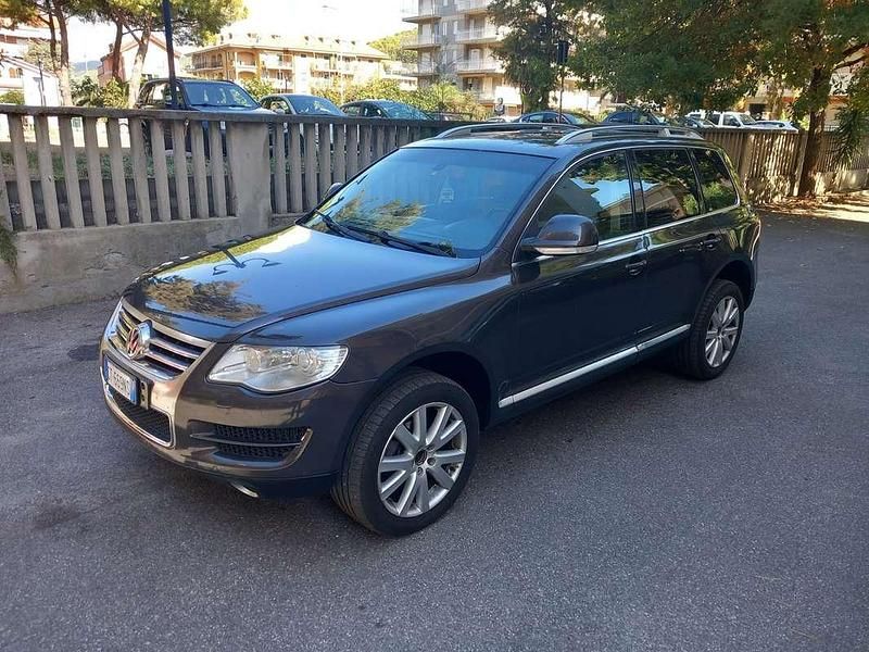 Verde Usata 2007 VW Touareg Style SUV | 5000 € (Buon prezzo) - Immagine 1/4