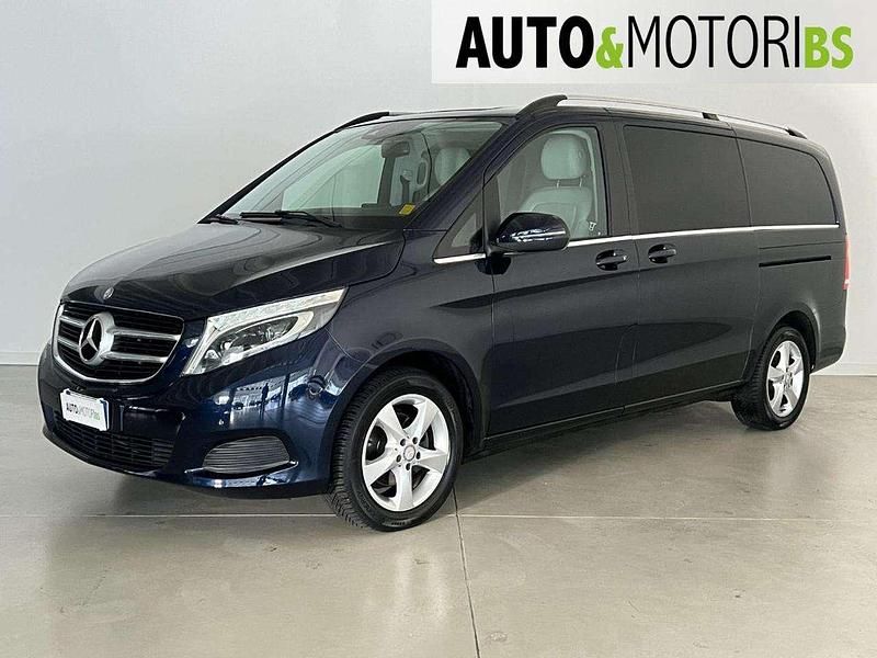 Usata Mercedes V220 Premium 163 CV (119 kW) 2017 Blu Monovolume