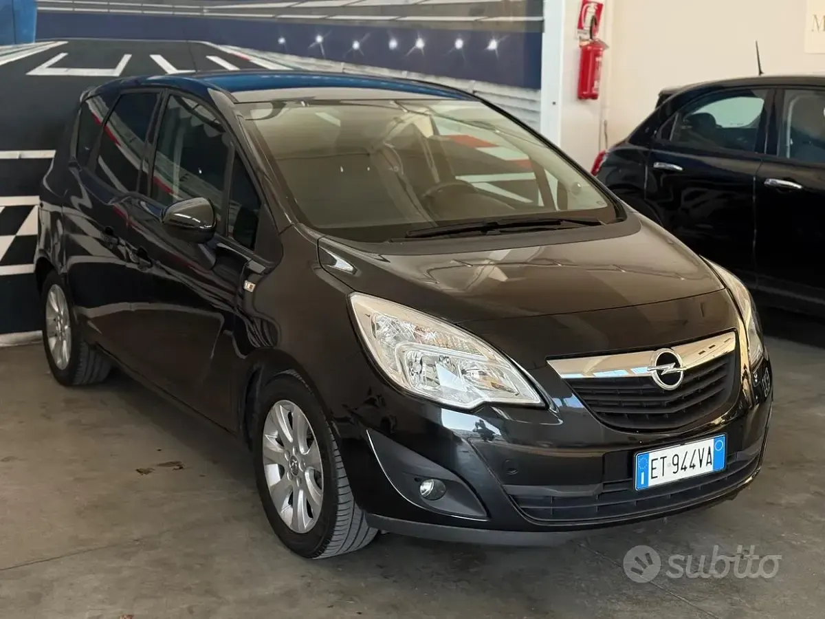 Usata Opel Meriva Cosmo 101 CV (74 kW) 2014 Nero Monovolume