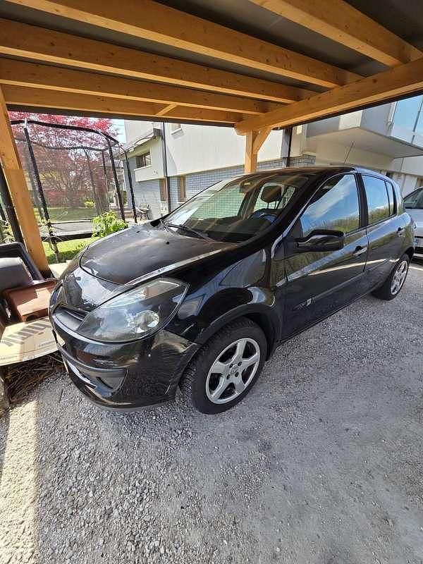 Usata Renault Clio III Luxe 86 CV (63 kW) 2006 Nero Berlina