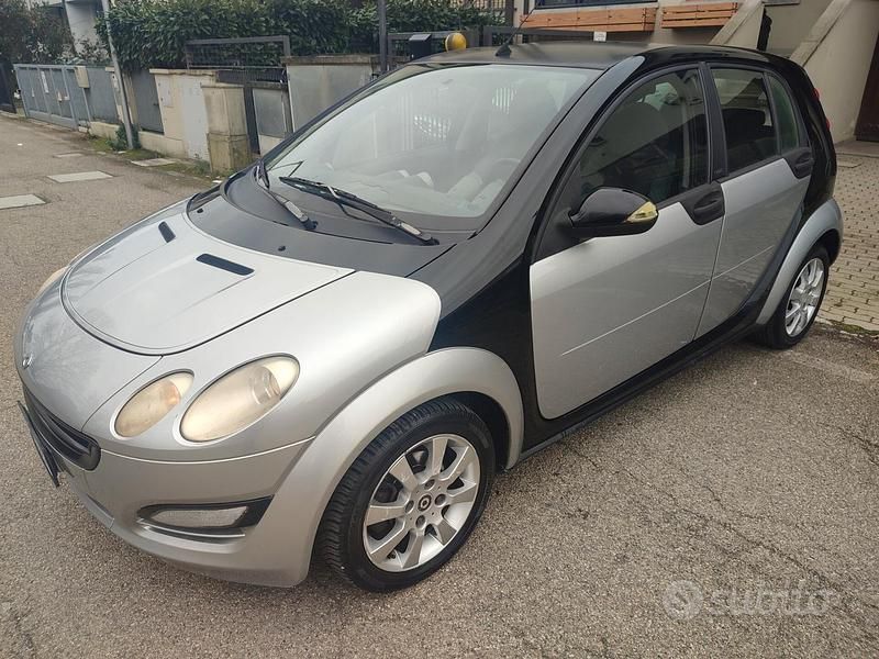 Usata Smart ForFour 75 CV (55 kW) 2005 Grigio Utilitaria