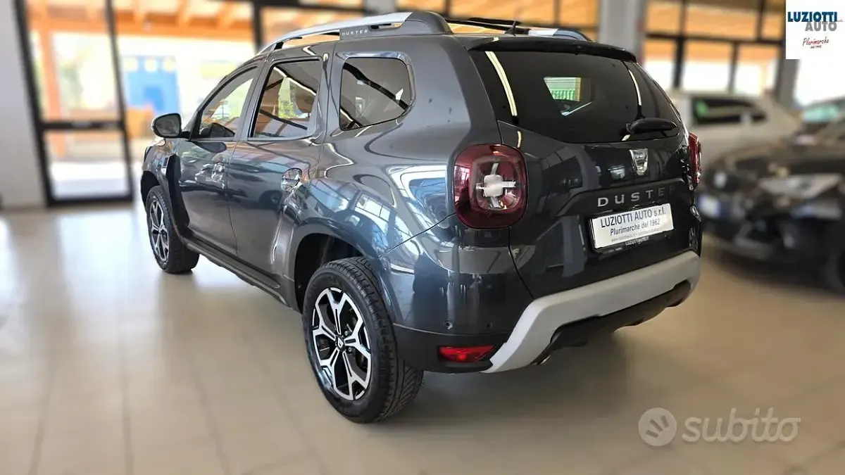 Usata Dacia Duster Prestige 101 CV (74 kW) 2020 Grigio SUV