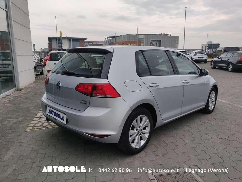 Usata VW Golf VII Comfortline 105 CV (77 kW) 2014 Argento Berlina