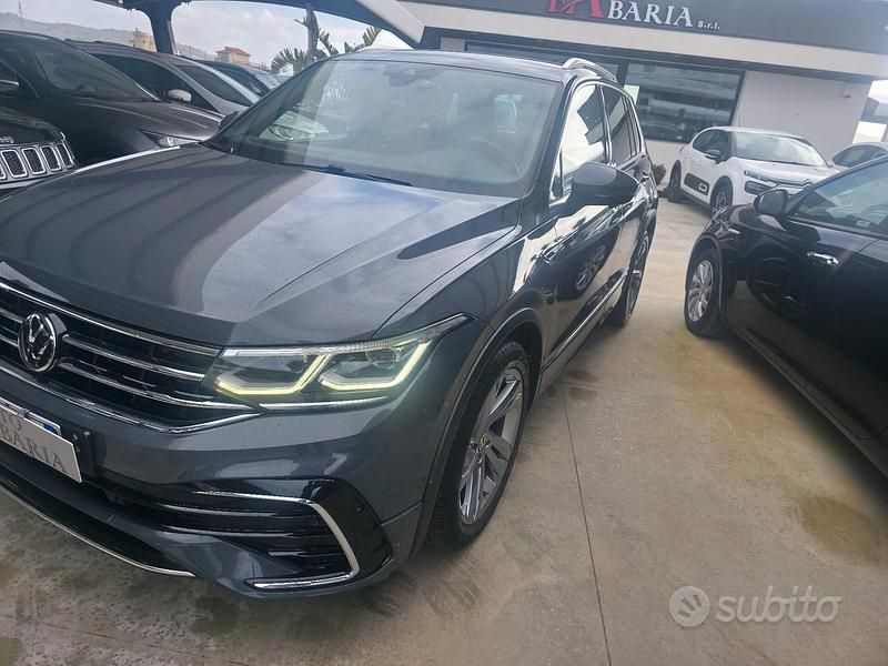 Usata VW Tiguan R-line 150 CV (110 kW) 2022 Grigio SUV