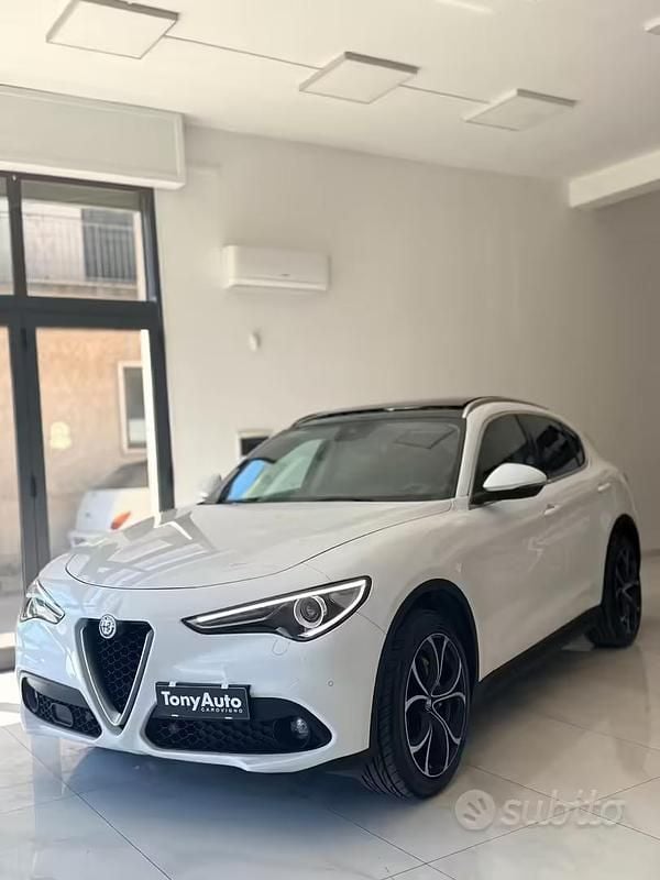 Usata Alfa Romeo Stelvio Super 210 CV (154 kW) 2017 Bianco SUV