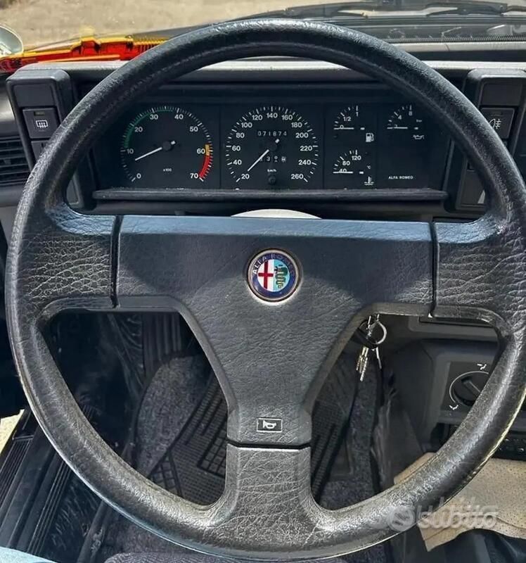 Usata Alfa Romeo 75 148 CV (108 kW) 1990 Nero Berlina