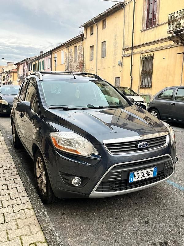 Usata Ford Kuga 140 CV (102 kW) 2010 Blu SUV
