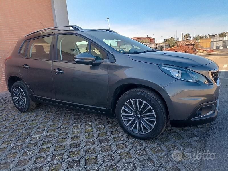 Usata Peugeot 2008 102 CV (75 kW) 2018 Grigio SUV