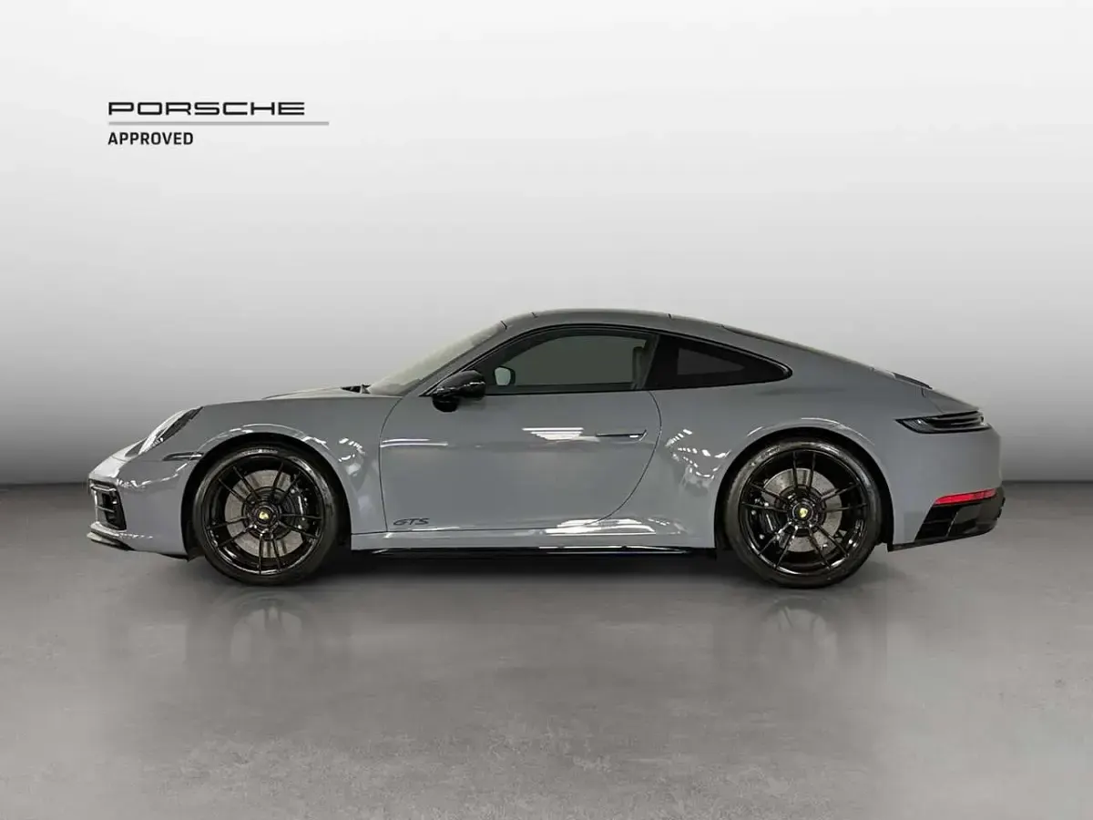 Usata Porsche 992 480 CV (353 kW) 2023 Grigio artico Coupé