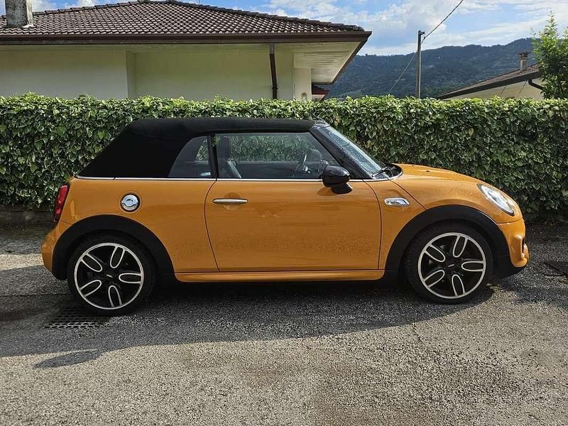 Arancione Usata 2016 Mini Cooper S Cabriolet Cabrio | 21.500 € (Buon prezzo) - Immagine 1/4