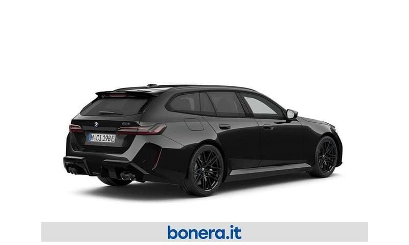 Nuova BMW M5 727 CV (534 kW) 2026 Black sapphire metallizzato Station wagon