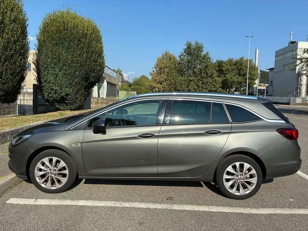 Usata Opel Astra Innovation 110 CV (80 kW) 2019 Grigio Station wagon