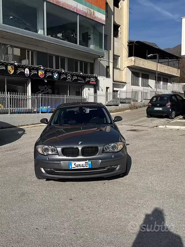 Usata BMW 118 143 CV (105 kW) 2009 Grigio Utilitaria
