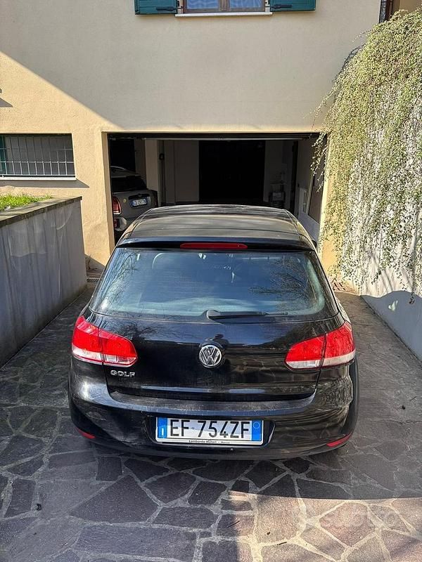 Usata VW Golf VI Style 80 CV (58 kW) 2011 Nero Utilitaria