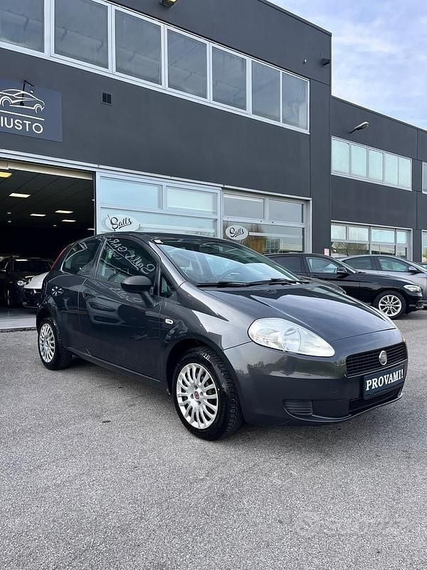Usata Fiat Punto Classica 60 CV (44 kW) 2011 Nero Utilitaria